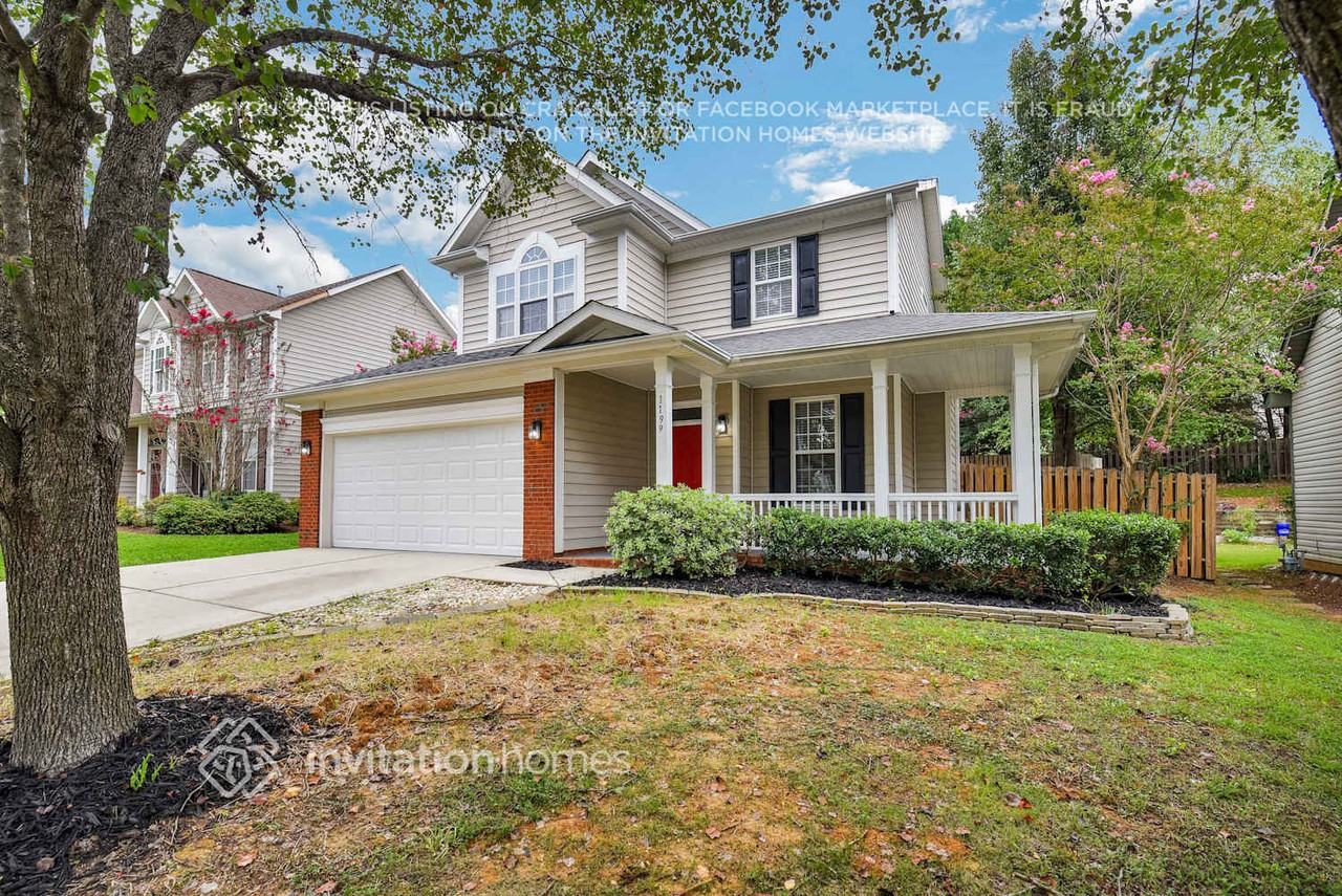 1199 Lempster Dr Nw - Photo 2 of 27