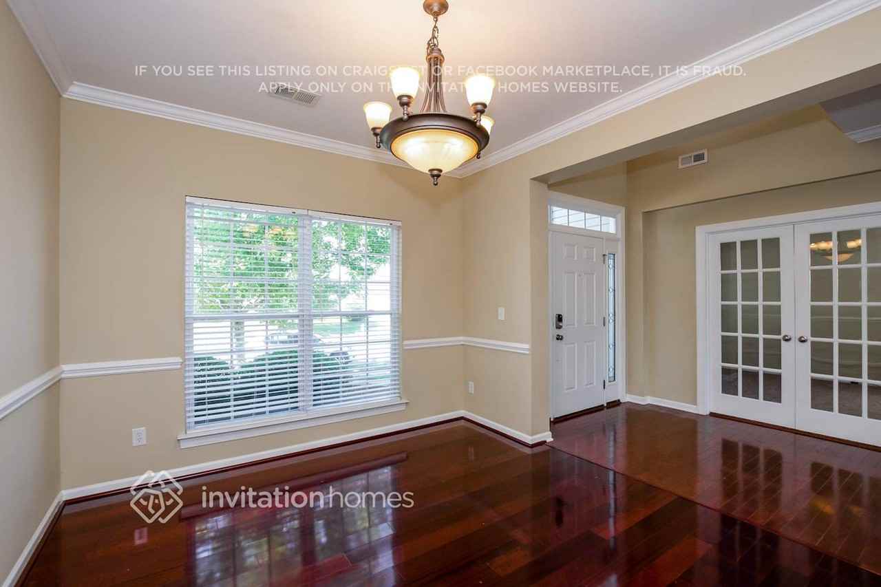 11324 Huntington Meadow Ln - Photo 2 of 15