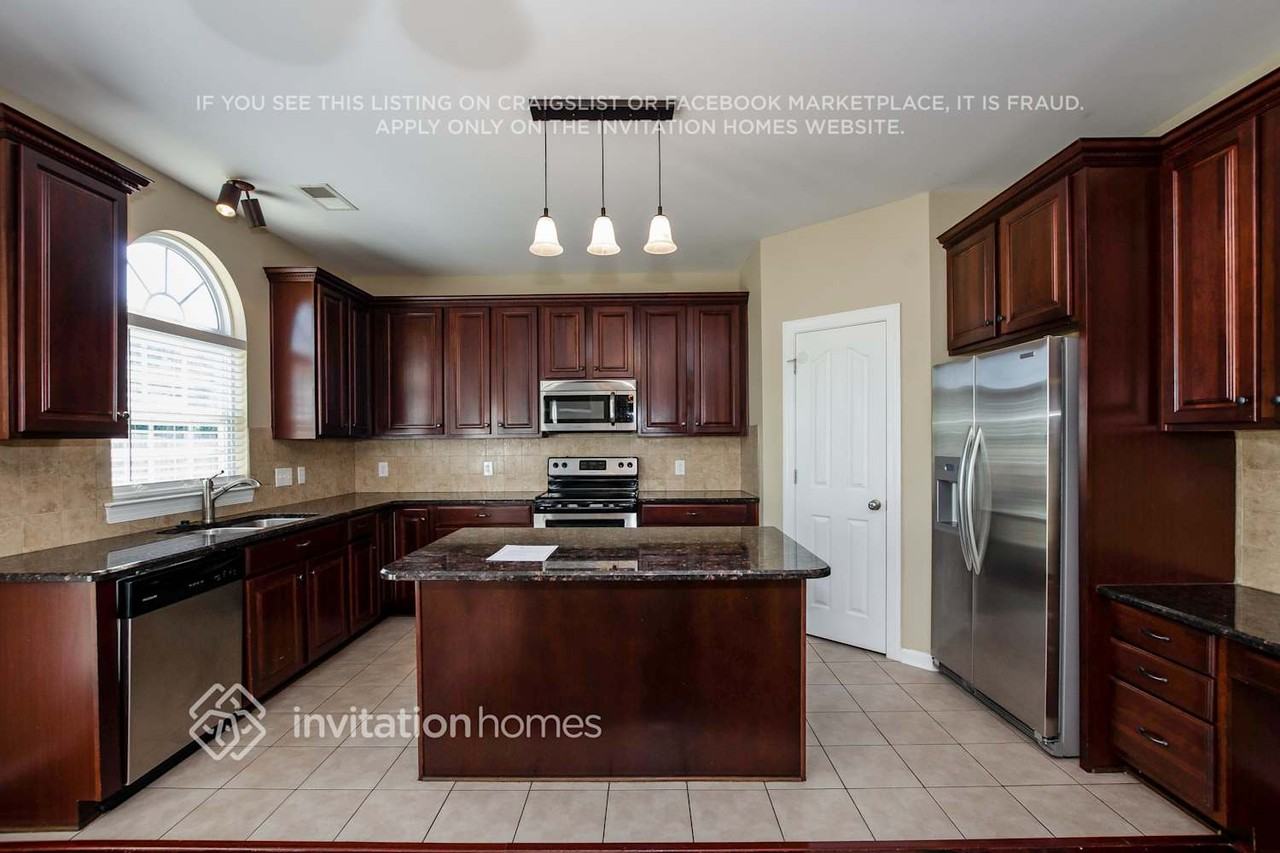 11324 Huntington Meadow Ln - Photo 3 of 15