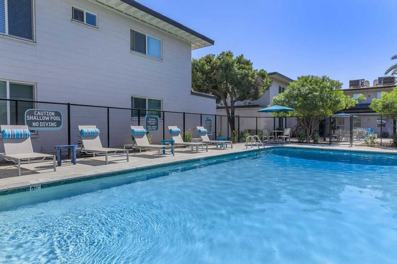 Ellis Midtown - Photo 3 of 50