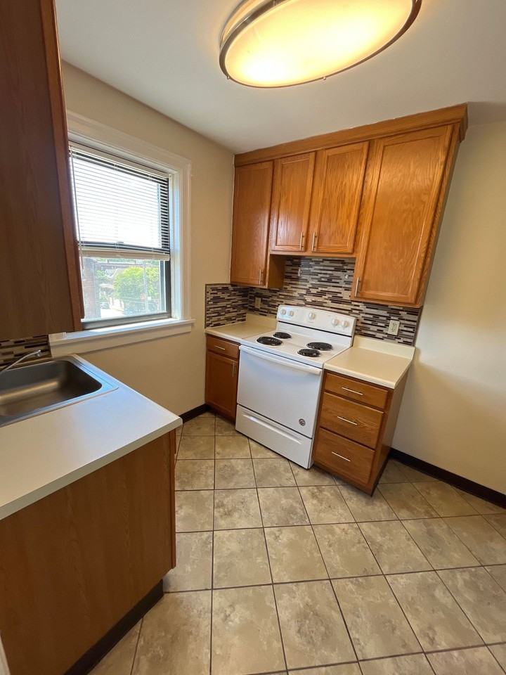 Hobart Wightman Apartments - Photo 4 of 11