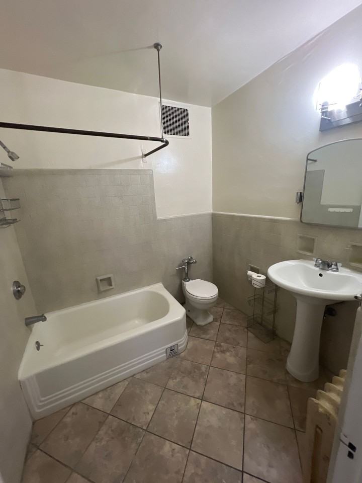 Hobart Wightman Apartments - Photo 6 of 11