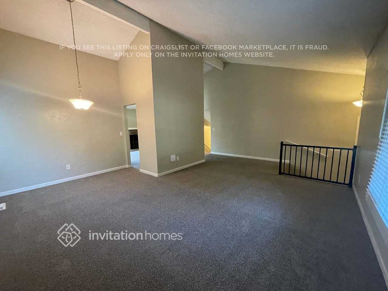 556 Phoenix Cir - Photo 2 of 15