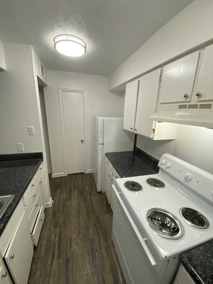 Spanish Ridge Apartments - Photo 4 of 48