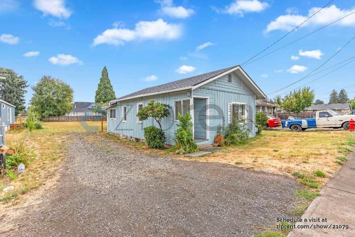 2820 19th Ave - Photo 2 of 19