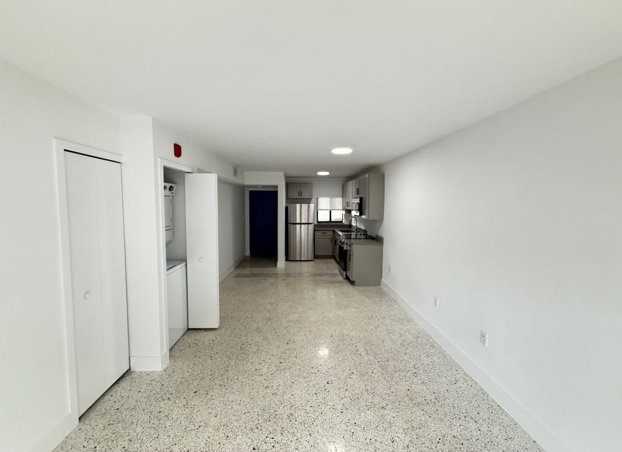180 NE 57 Street - Photo 4 of 27