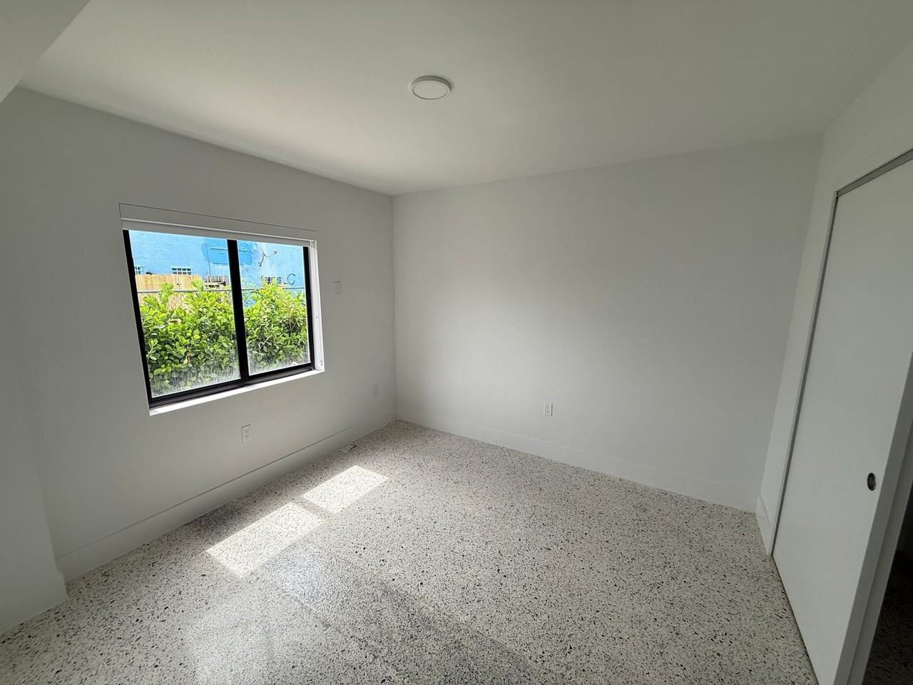 180 NE 57 Street - Photo 6 of 27