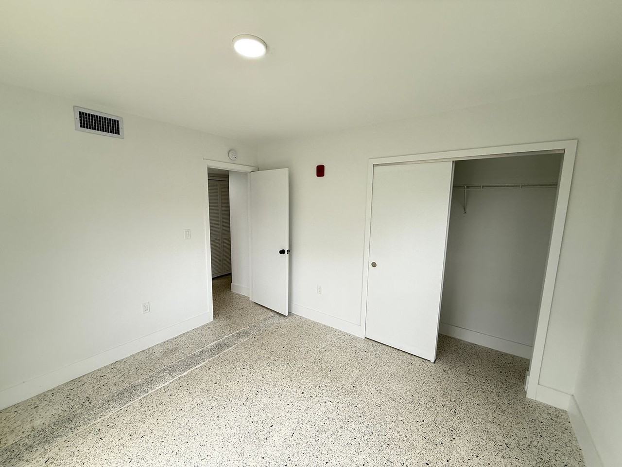 180 NE 57 Street - Photo 7 of 27
