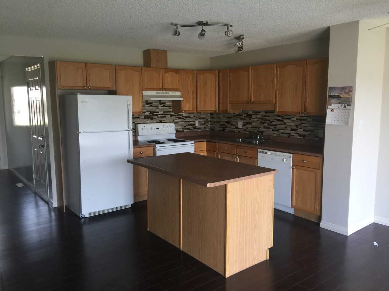 2932 26 Street - Photo 3 of 23