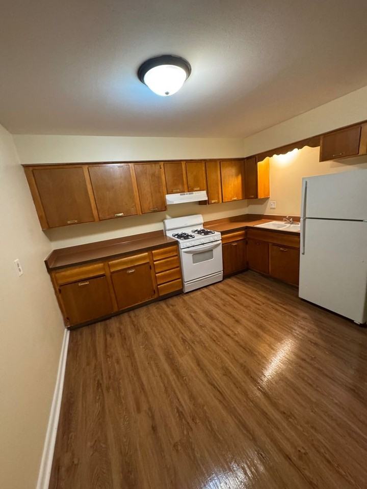 Harrison Ave - Photo 6 of 11