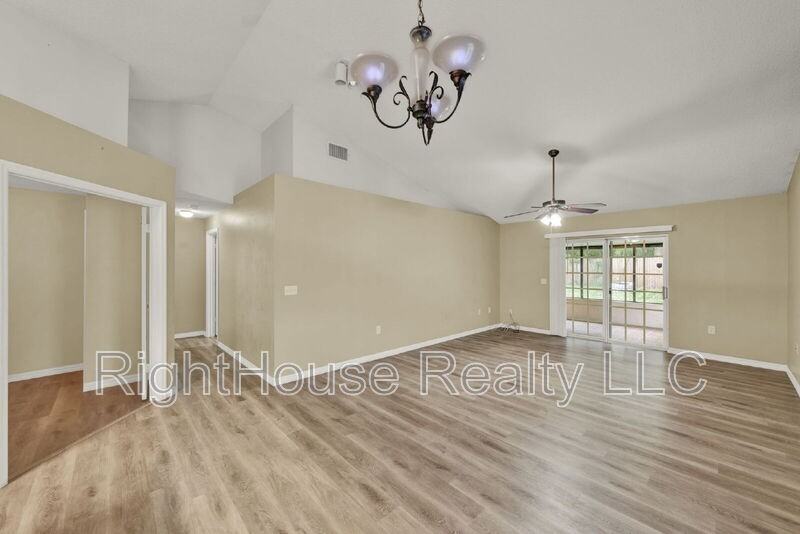 5340 Old Oak Tree Dr - Photo 4 of 18