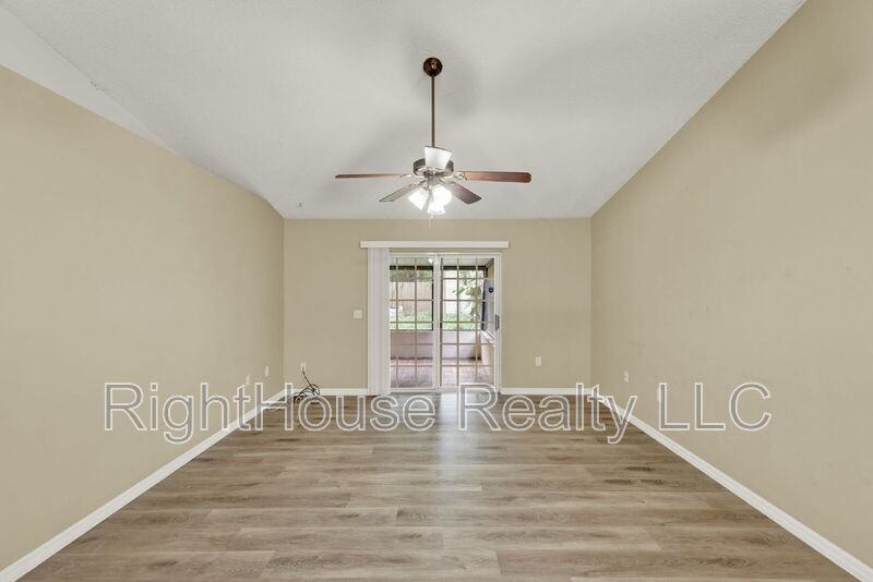 5340 Old Oak Tree Dr - Photo 5 of 18