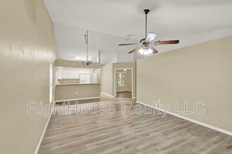 5340 Old Oak Tree Dr - Photo 6 of 18