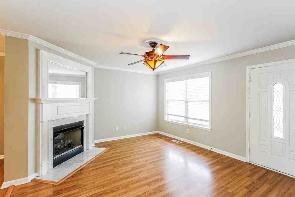 100 Homestead Ln - Photo 5 of 18