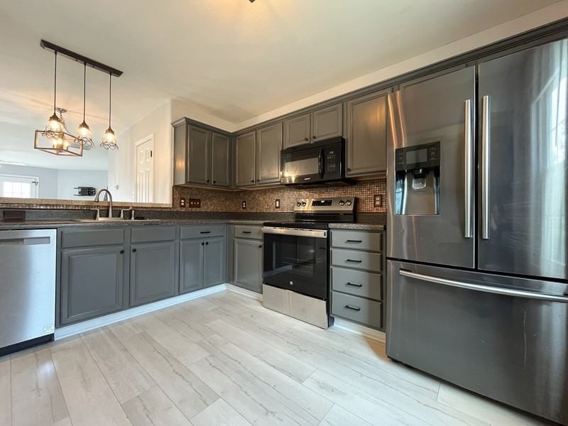 4485 Easywater Ln - Photo 3 of 23