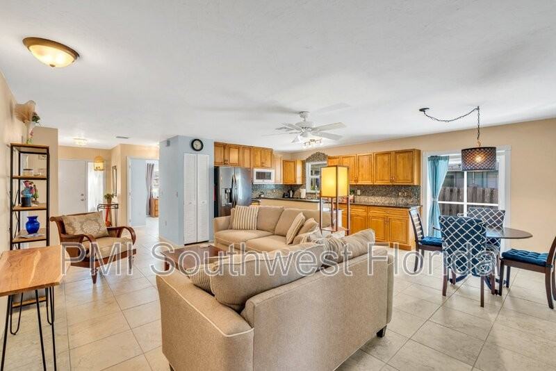 3617 Iroquois Ave - Photo 5 of 36