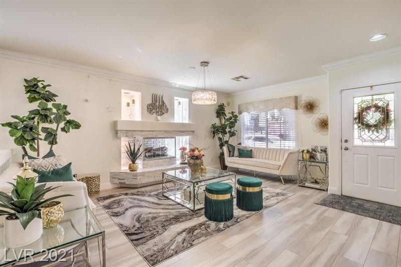 10742 Artesia Wells St - Photo 4 of 36