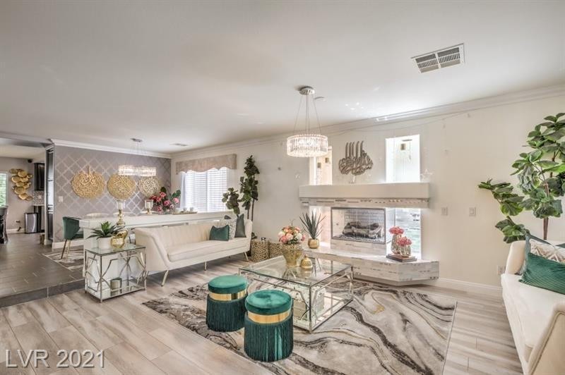 10742 Artesia Wells St - Photo 5 of 36