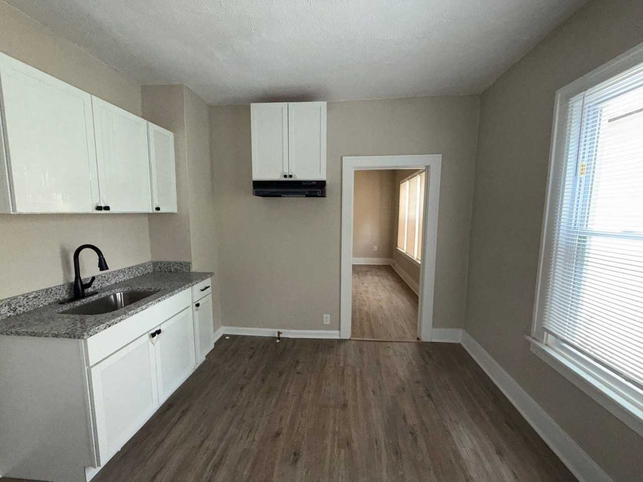 9142 Isham - Photo 3 of 7