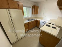 featured image of 862 N 5th St #2