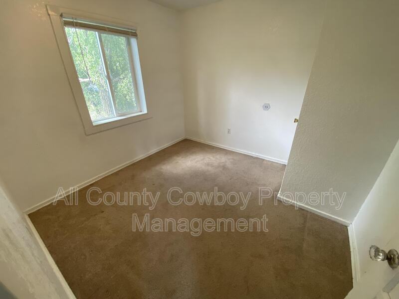 862 N 5th St #2 - Photo 5 of 6