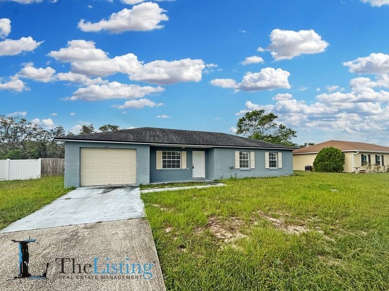 5653 Viburnum Ct - Photo 2 of 25