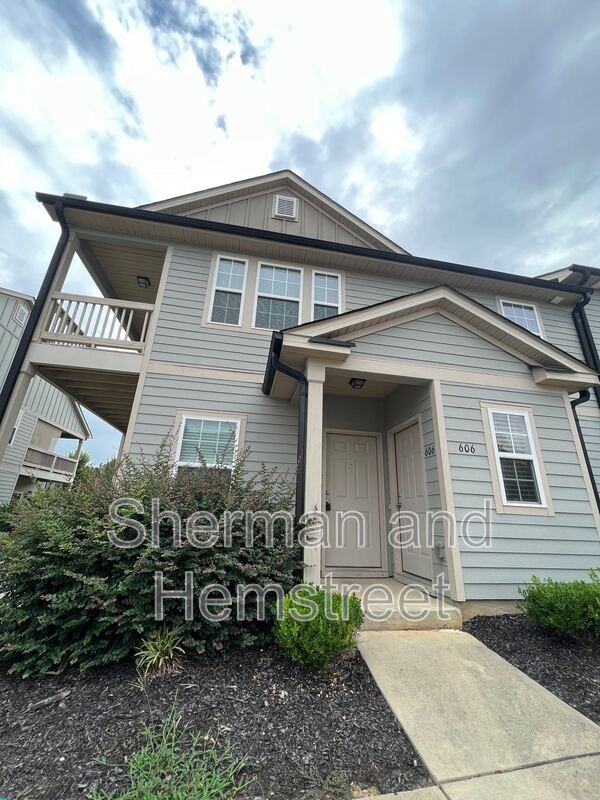 606 Joiner Cir #606