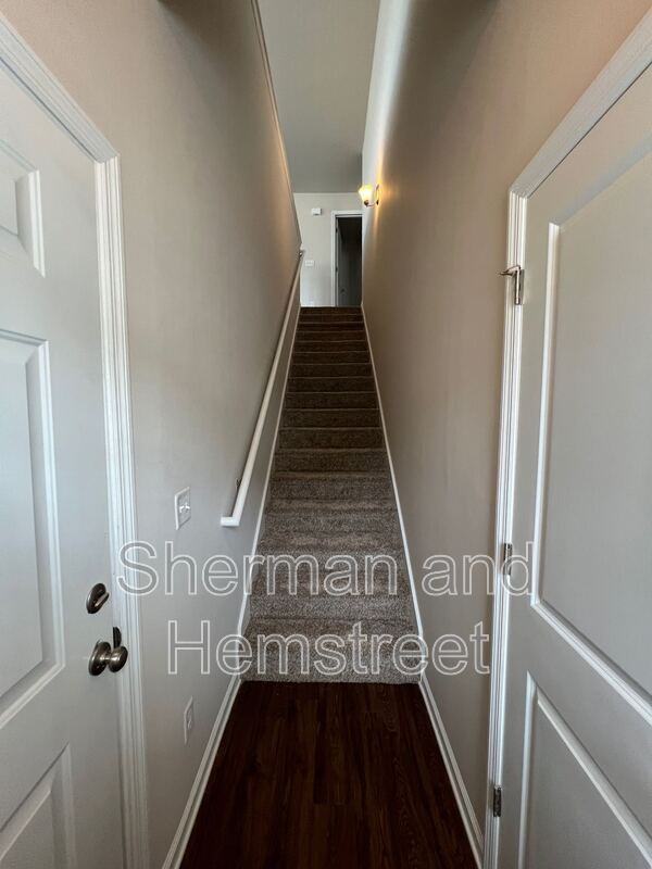 606 Joiner Cir #606 - Photo 5 of 16