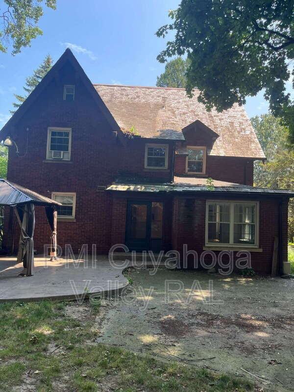 358 Merriman Rd - Photo 2 of 19