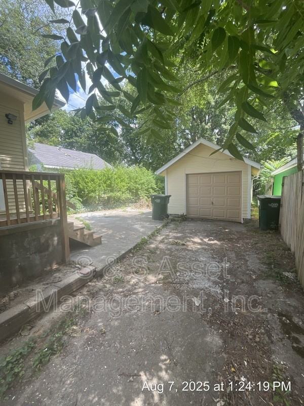 1911 Ray St - Photo 3 of 28