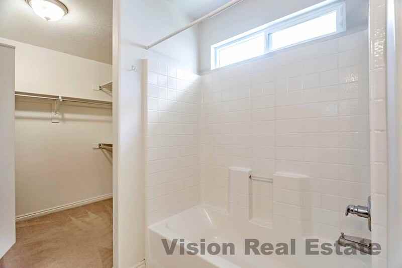 1484 E St - Photo 2 of 15