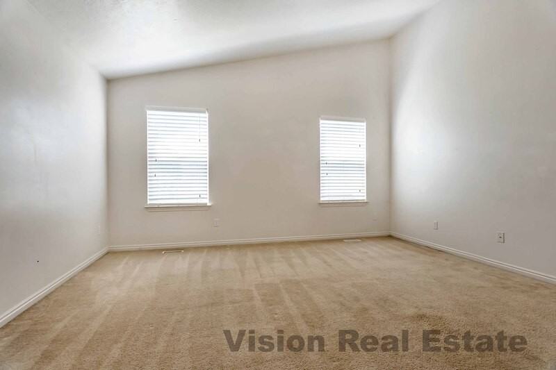 1484 E St - Photo 3 of 15