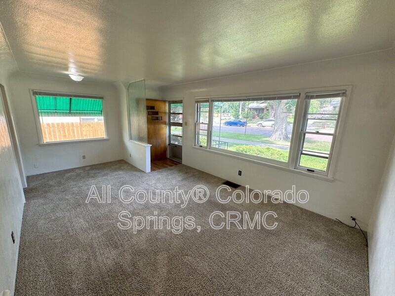 1407 E Platte Ave - Photo 2 of 34