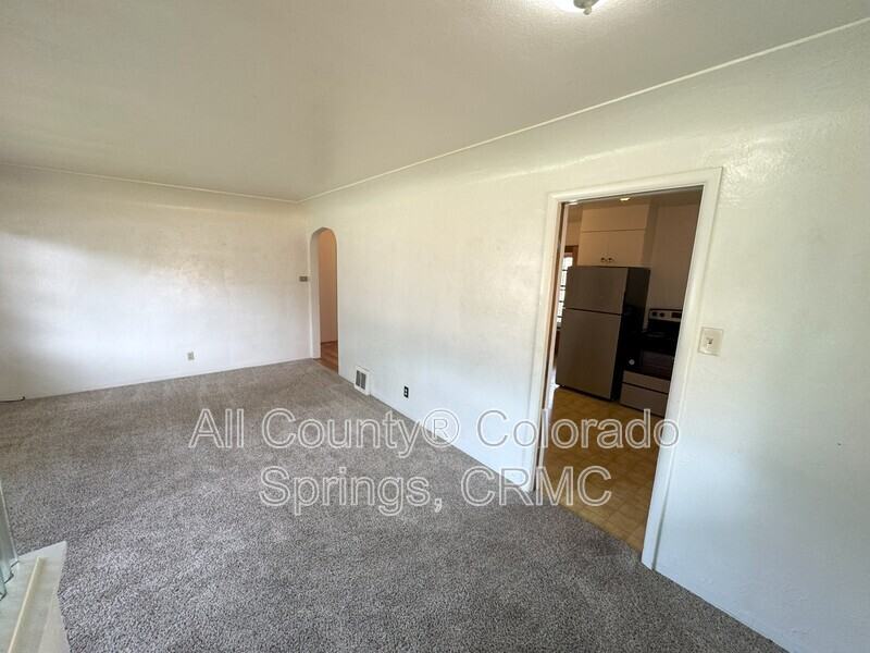 1407 E Platte Ave - Photo 3 of 34
