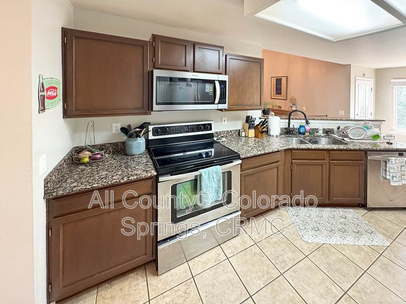 2970 Haystack Dr - Photo 6 of 35