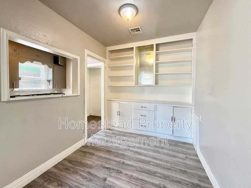 1719 Ne 18th St - Photo 3 of 10