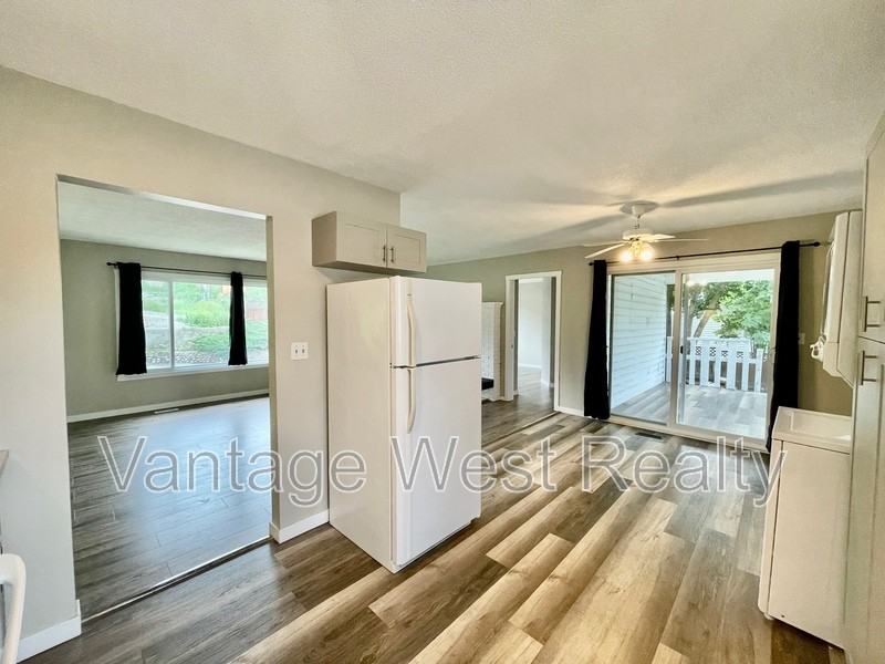 965A Belgo Rd - Photo 5 of 28