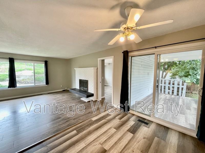 965A Belgo Rd - Photo 7 of 28