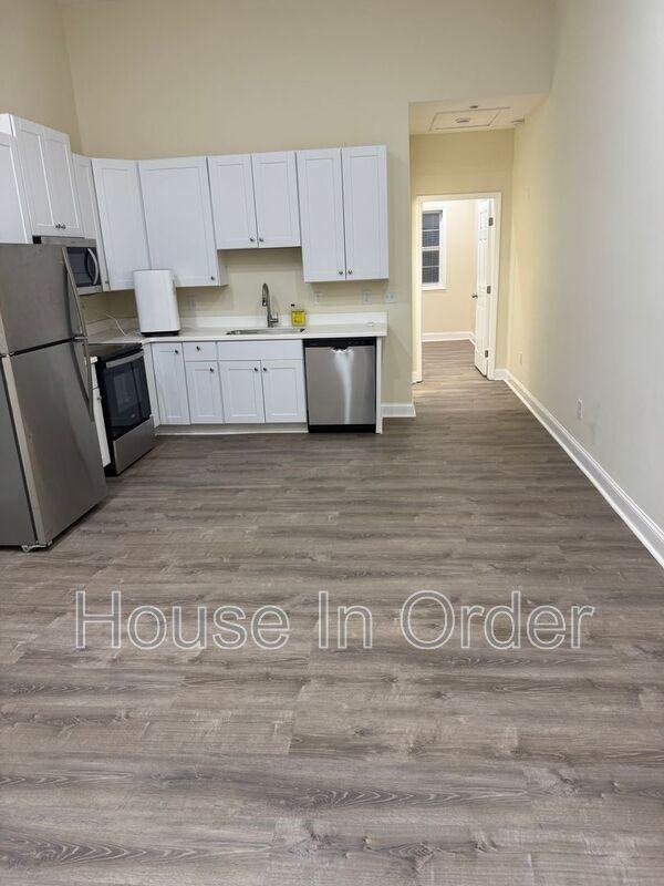 200 Cowan St - Photo 2 of 16