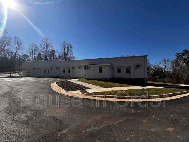 200 Cowan St - Photo 5 of 16