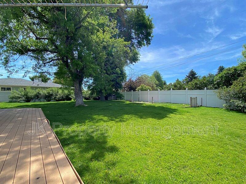 806 Forest Ave - Photo 5 of 37