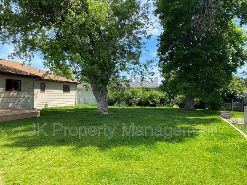 806 Forest Ave - Photo 7 of 37