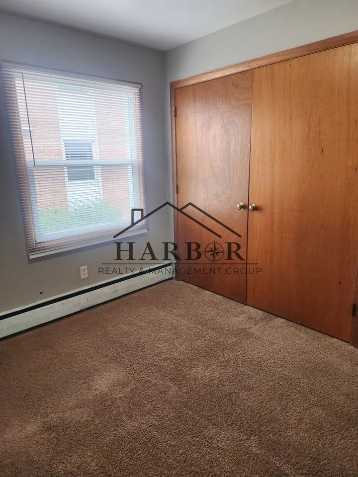 200 11th Avenue Northwest - Photo 6 of 10