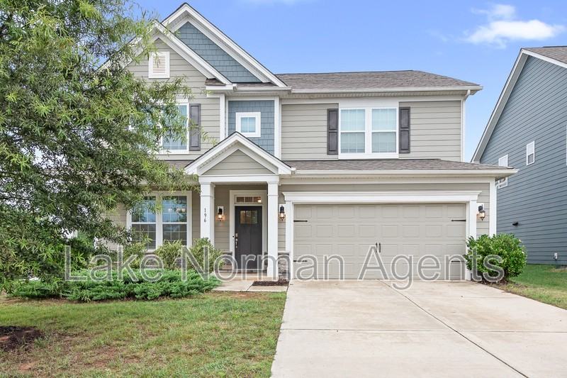 196 Longleaf Dr - Photo 2 of 38