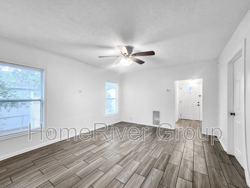 1835 47th St S - Photo 3 of 24