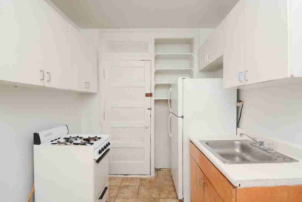 2706 N Spaulding Ave #1FF - Photo 4 of 21