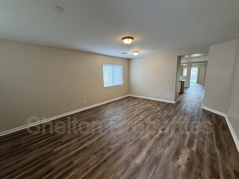 10153 N 115th Dr - Photo 4 of 15
