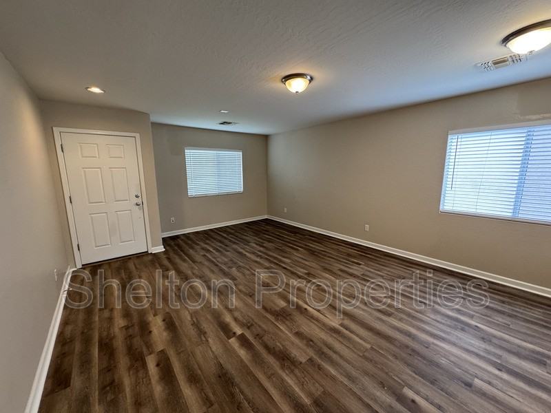 10153 N 115th Dr - Photo 5 of 15