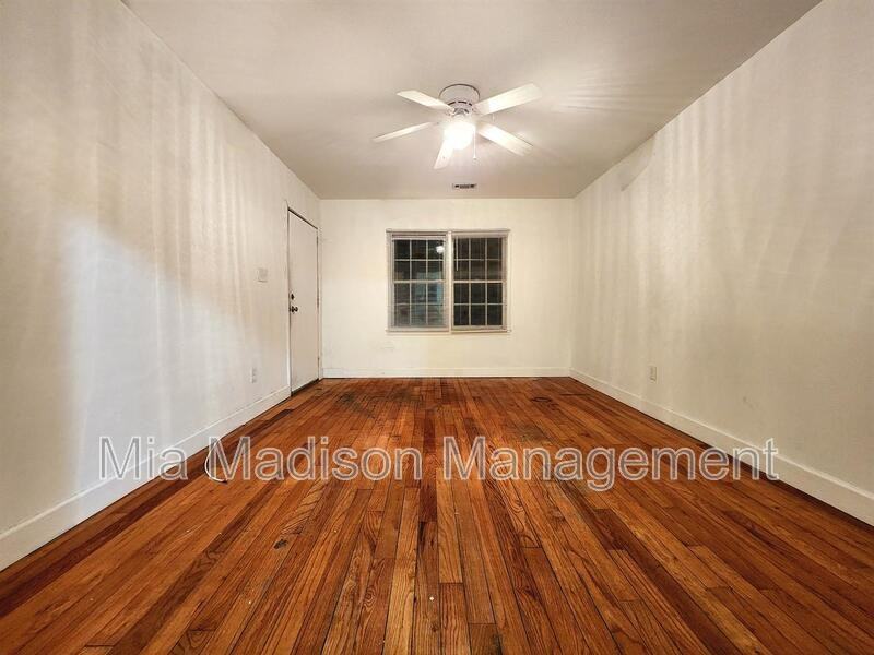 131 Hibiscus Ave - Photo 3 of 13