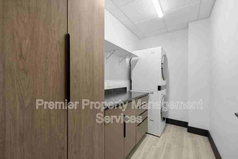 2310 1st Ave N #501 - Photo 6 of 21